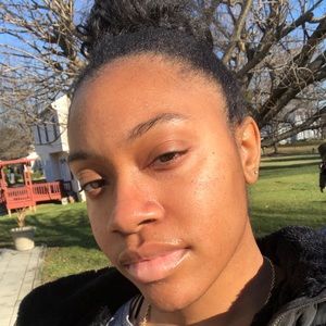 Meet your Posher, Raquel